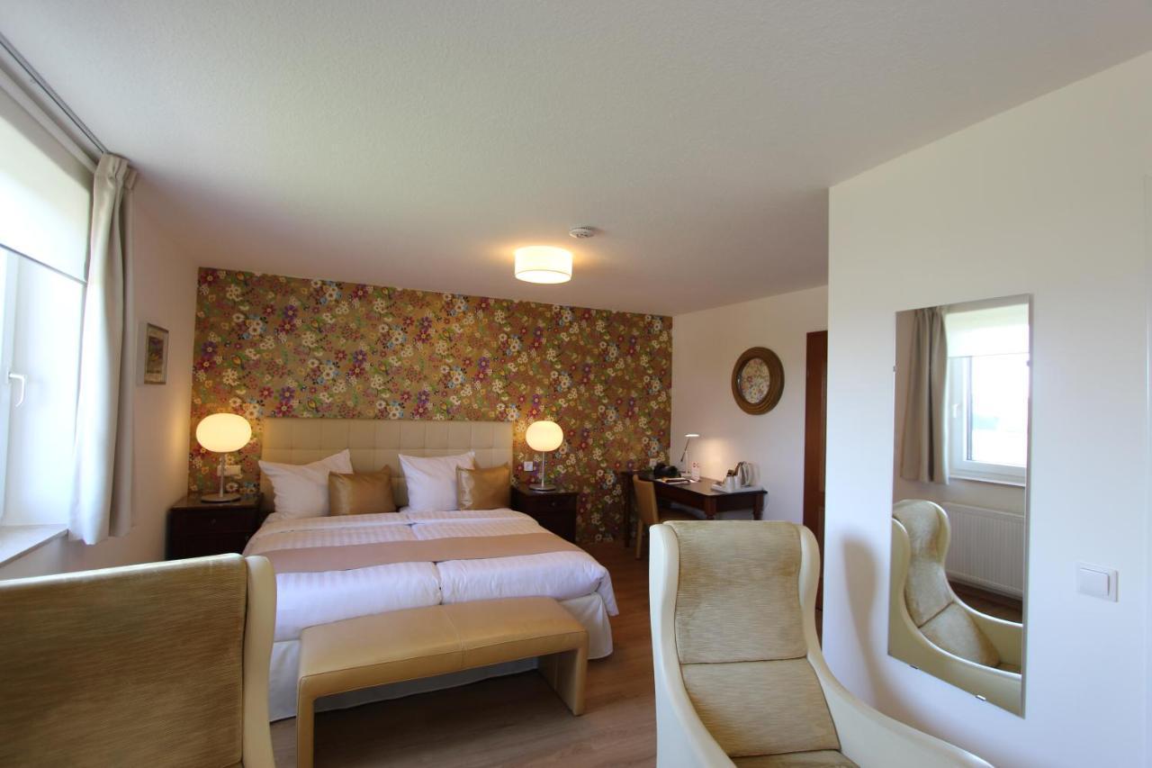 Boutique Hotel Restaurant Hollerather Hof Hellenthal Eksteriør billede