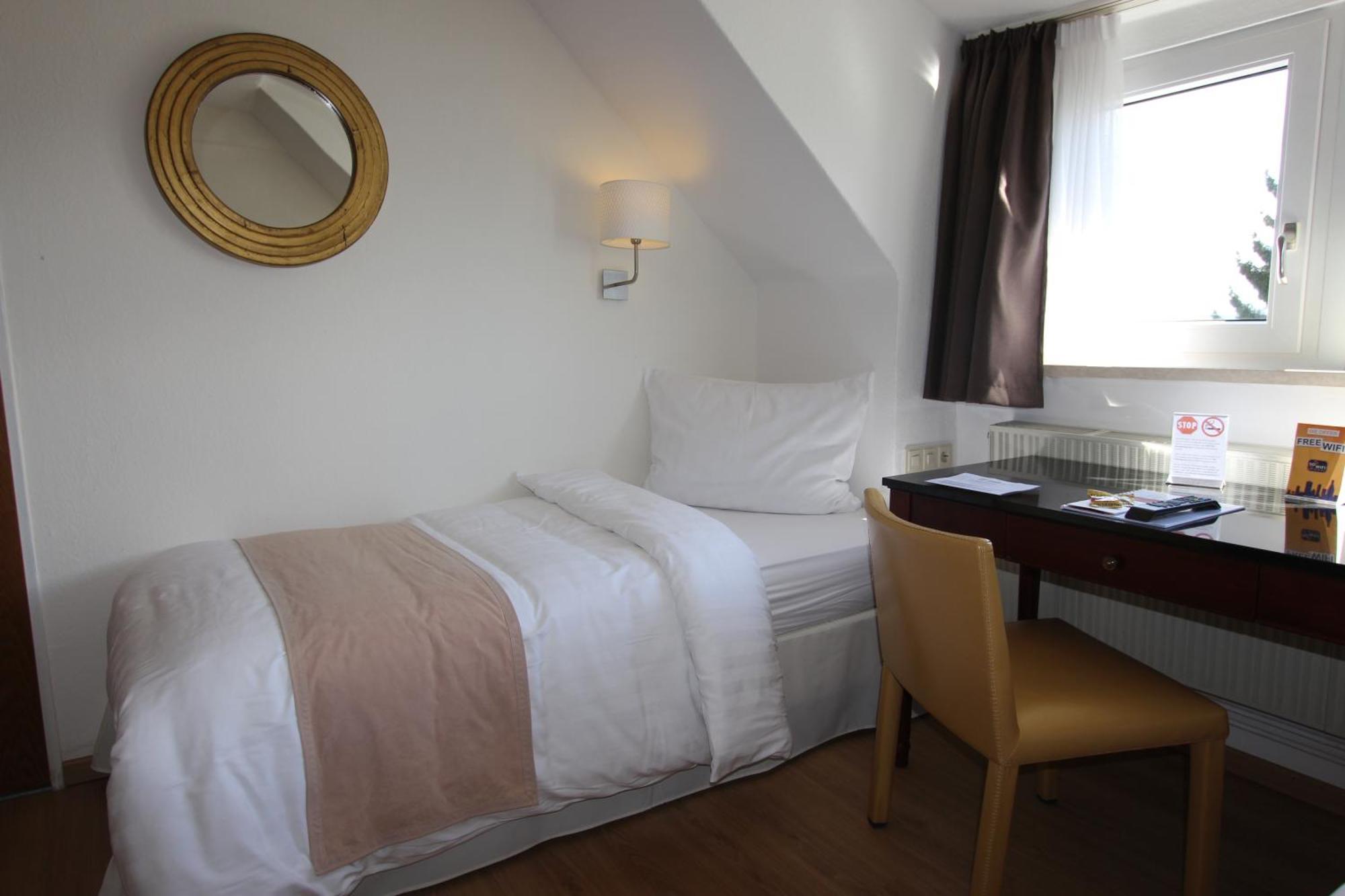 Boutique Hotel Restaurant Hollerather Hof Hellenthal Værelse billede