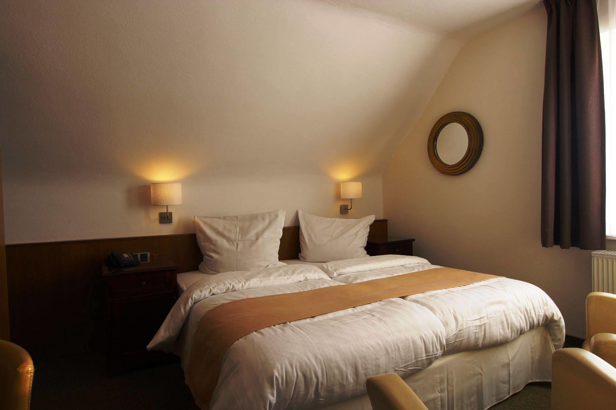 Boutique Hotel Restaurant Hollerather Hof Hellenthal Eksteriør billede