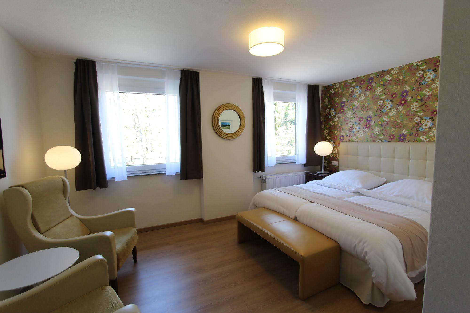 Boutique Hotel Restaurant Hollerather Hof Hellenthal Eksteriør billede